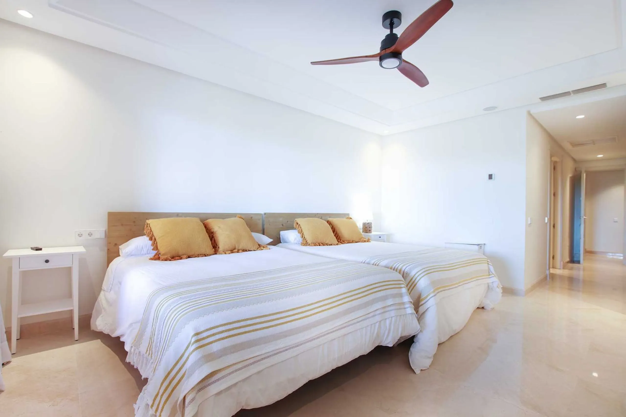 Apartment - Ground Floor Apartment в продаже в Marbella, Málaga. В доме 4 спален и 4 ванных комнат. Площадь дома 186 м²
