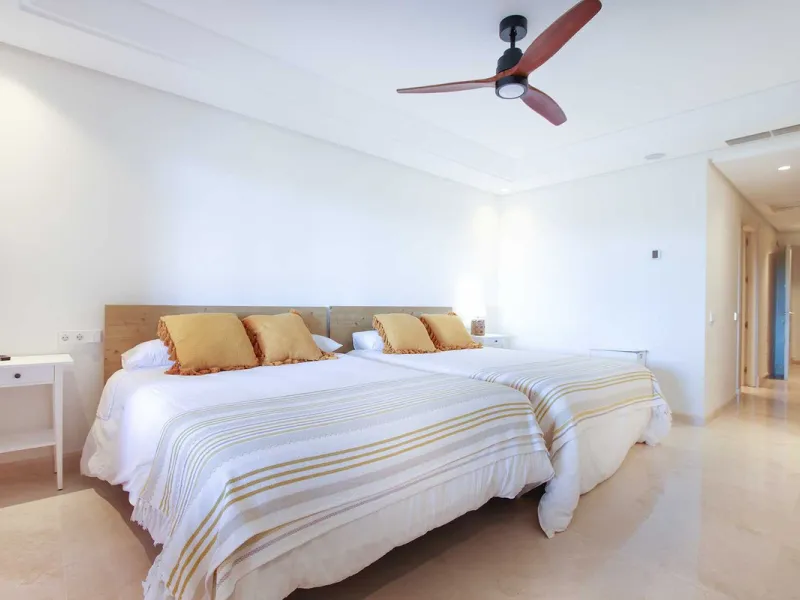 Apartment - Ground Floor Apartment в продаже в Marbella, Málaga. В доме 4 спален и 4 ванных комнат. Площадь дома 186 м²