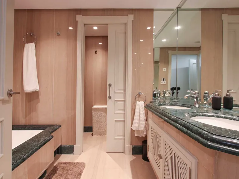 Apartment - Ground Floor Apartment в продаже в Marbella, Málaga. В доме 4 спален и 4 ванных комнат. Площадь дома 186 м²