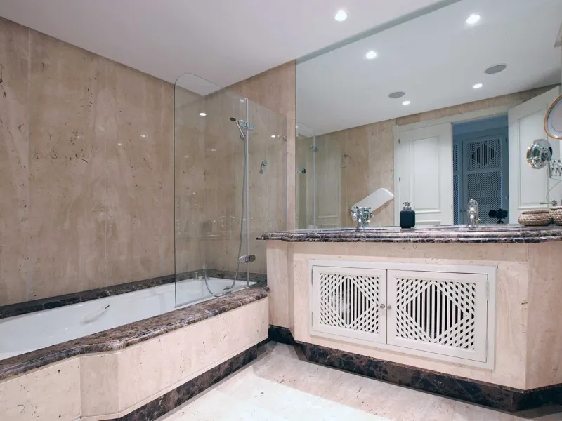 Apartment - Ground Floor Apartment в продаже в Marbella, Málaga. В доме 4 спален и 4 ванных комнат. Площадь дома 186 м²