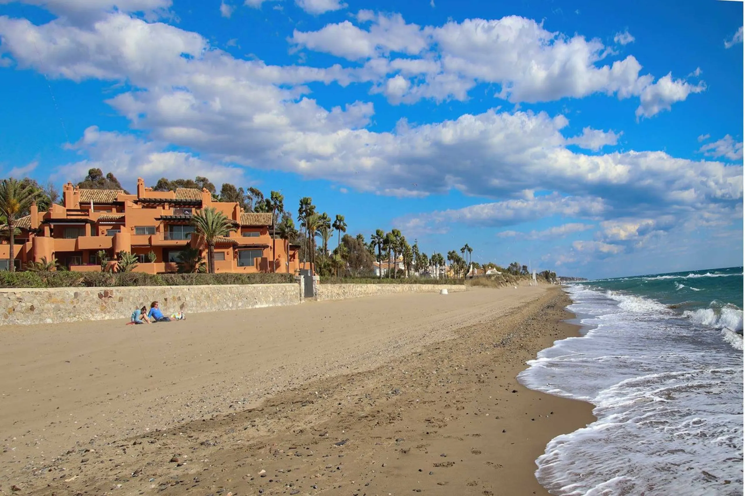Apartment - Ground Floor Apartment в продаже в Marbella, Málaga. В доме 4 спален и 4 ванных комнат. Площадь дома 186 м²
