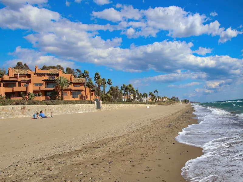 Apartment - Ground Floor Apartment в продаже в Marbella, Málaga. В доме 4 спален и 4 ванных комнат. Площадь дома 186 м²