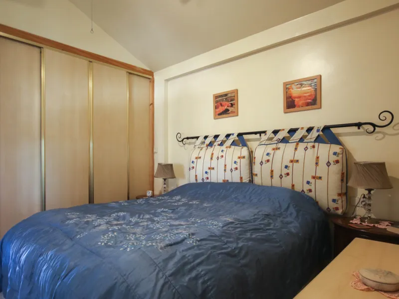 Geräumige Villa mit separatem Gästeappartement in ruhiger Lage