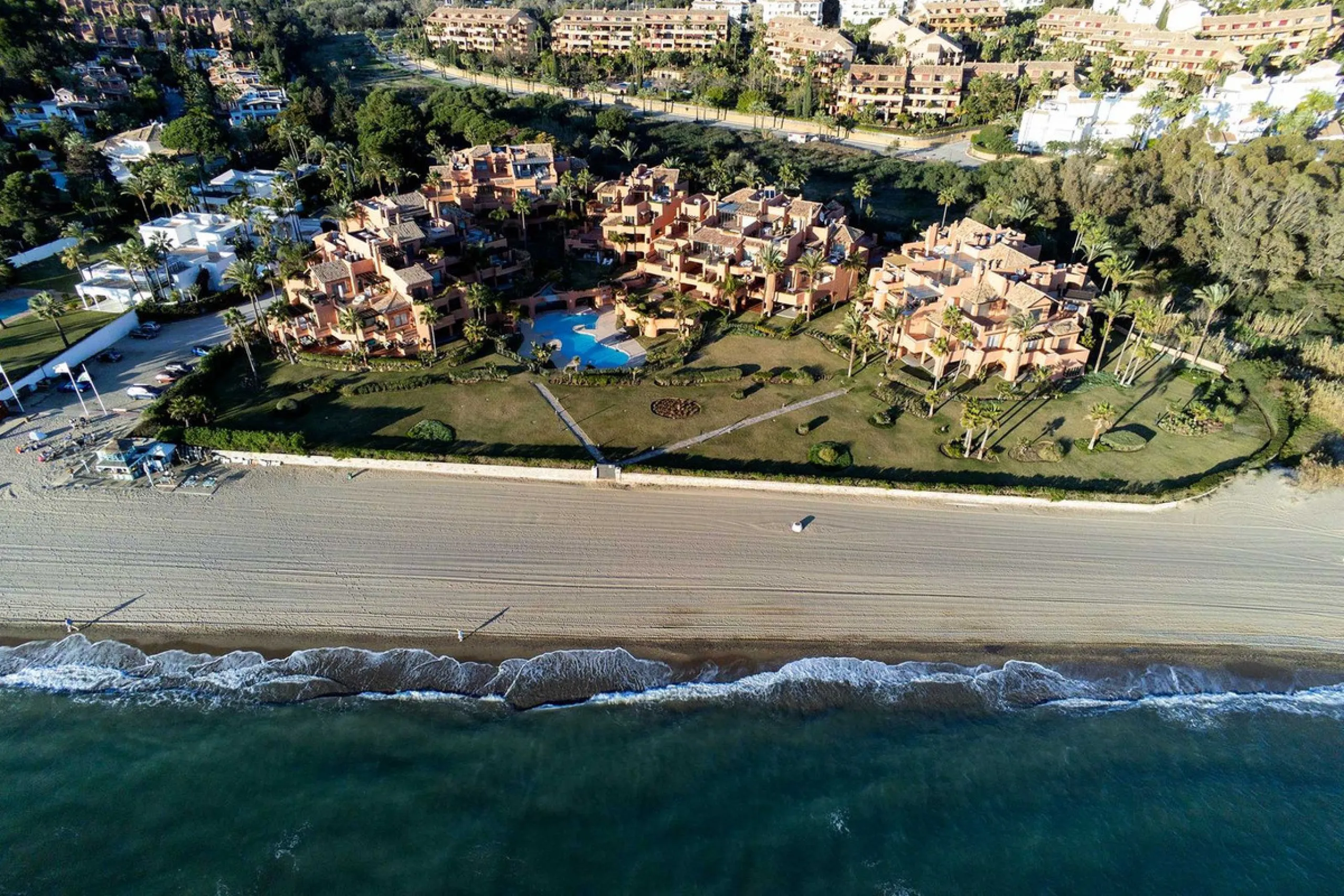 Apartment - Ground Floor Apartment в продаже в Marbella, Málaga. В доме 4 спален и 4 ванных комнат. Площадь дома 186 м²