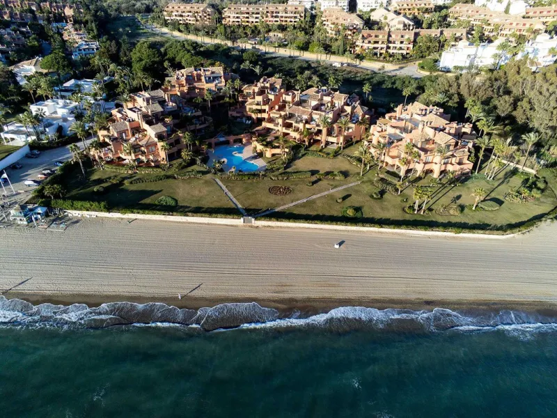 Apartment - Ground Floor Apartment в продаже в Marbella, Málaga. В доме 4 спален и 4 ванных комнат. Площадь дома 186 м²