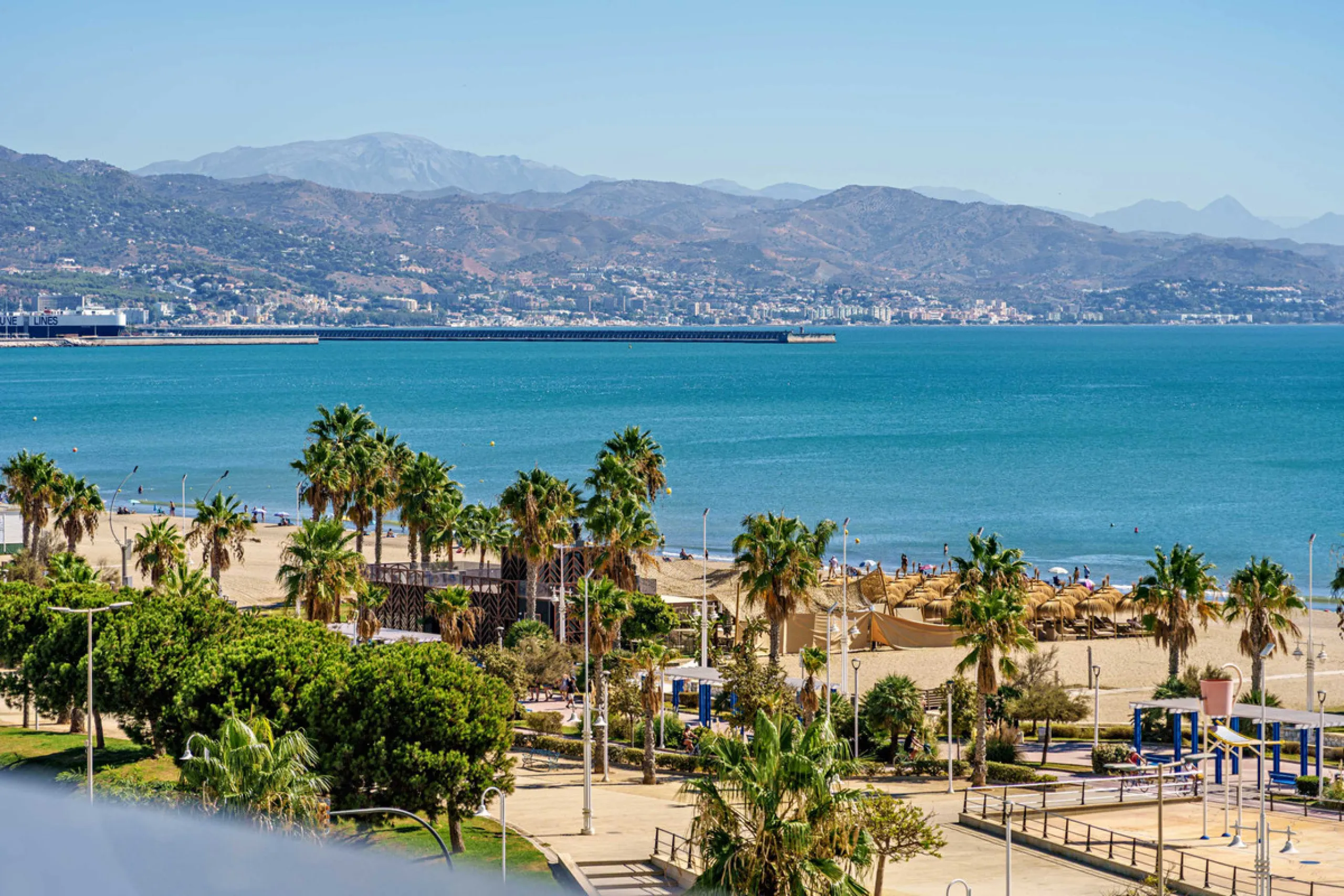 Apartment - Middle Floor Apartment в продаже в Málaga, Málaga. В доме 2 спален и 2 ванных комнат. Площадь дома 191 м²