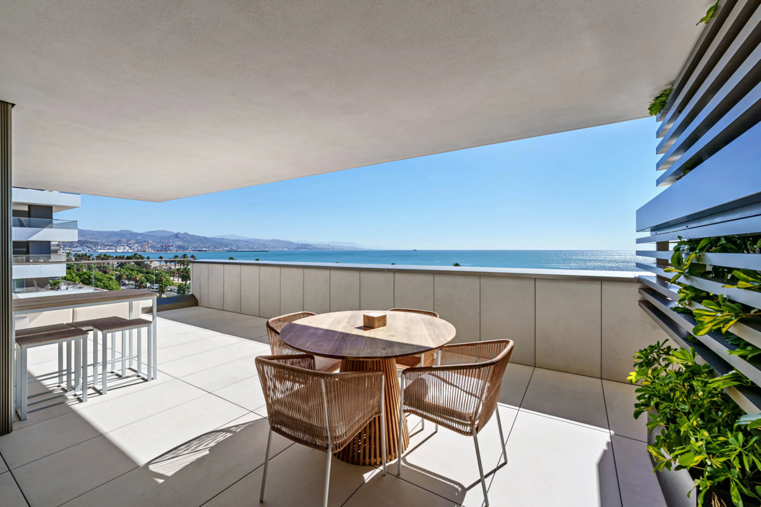 Apartment - Middle Floor Apartment в продаже в Málaga, Málaga. В доме 2 спален и 2 ванных комнат. Площадь дома 191 м²