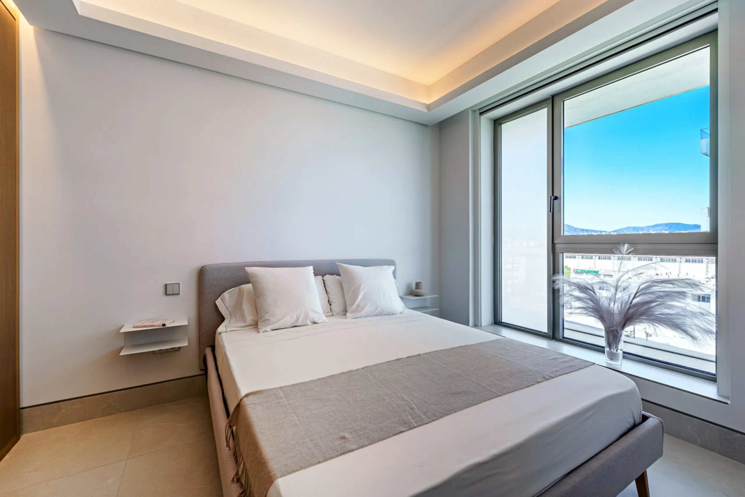Apartment - Middle Floor Apartment в продаже в Málaga, Málaga. В доме 2 спален и 2 ванных комнат. Площадь дома 191 м²