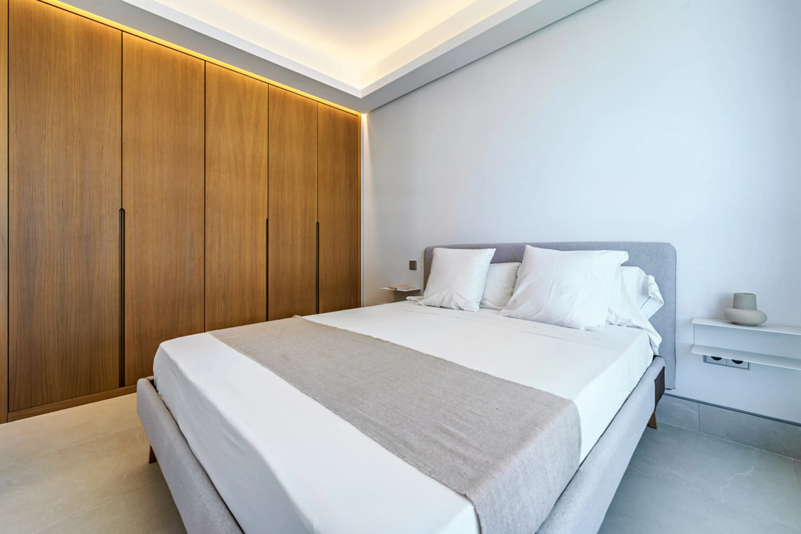 Apartment - Middle Floor Apartment в продаже в Málaga, Málaga. В доме 2 спален и 2 ванных комнат. Площадь дома 191 м²
