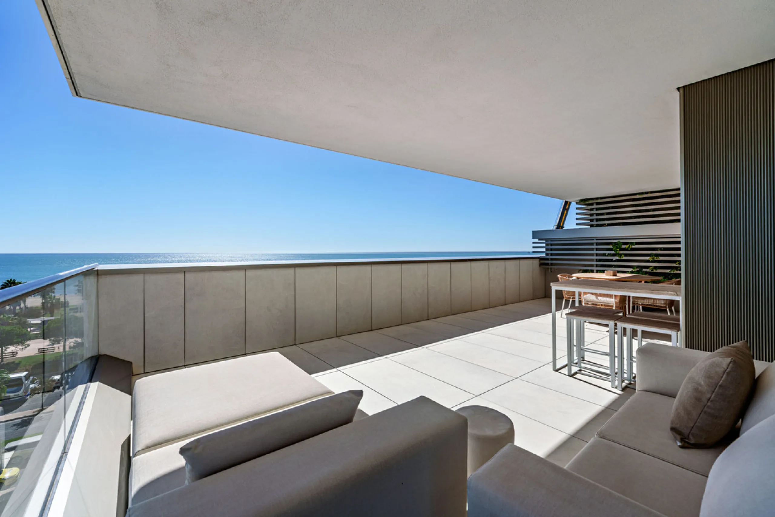 Apartment - Middle Floor Apartment в продаже в Málaga, Málaga. В доме 2 спален и 2 ванных комнат. Площадь дома 191 м²