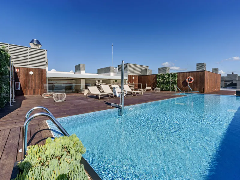 Apartment - Middle Floor Apartment в продаже в Málaga, Málaga. В доме 2 спален и 2 ванных комнат. Площадь дома 191 м²