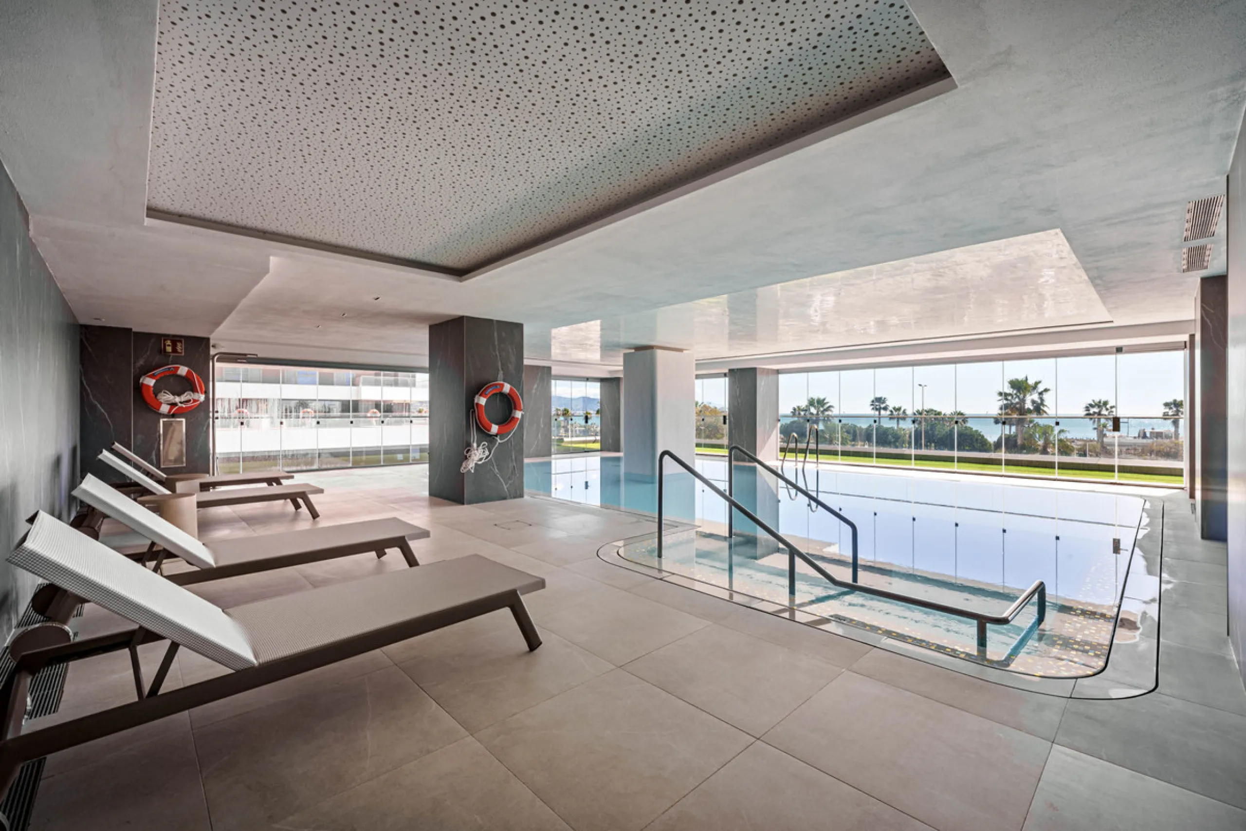 Apartment - Middle Floor Apartment в продаже в Málaga, Málaga. В доме 2 спален и 2 ванных комнат. Площадь дома 191 м²