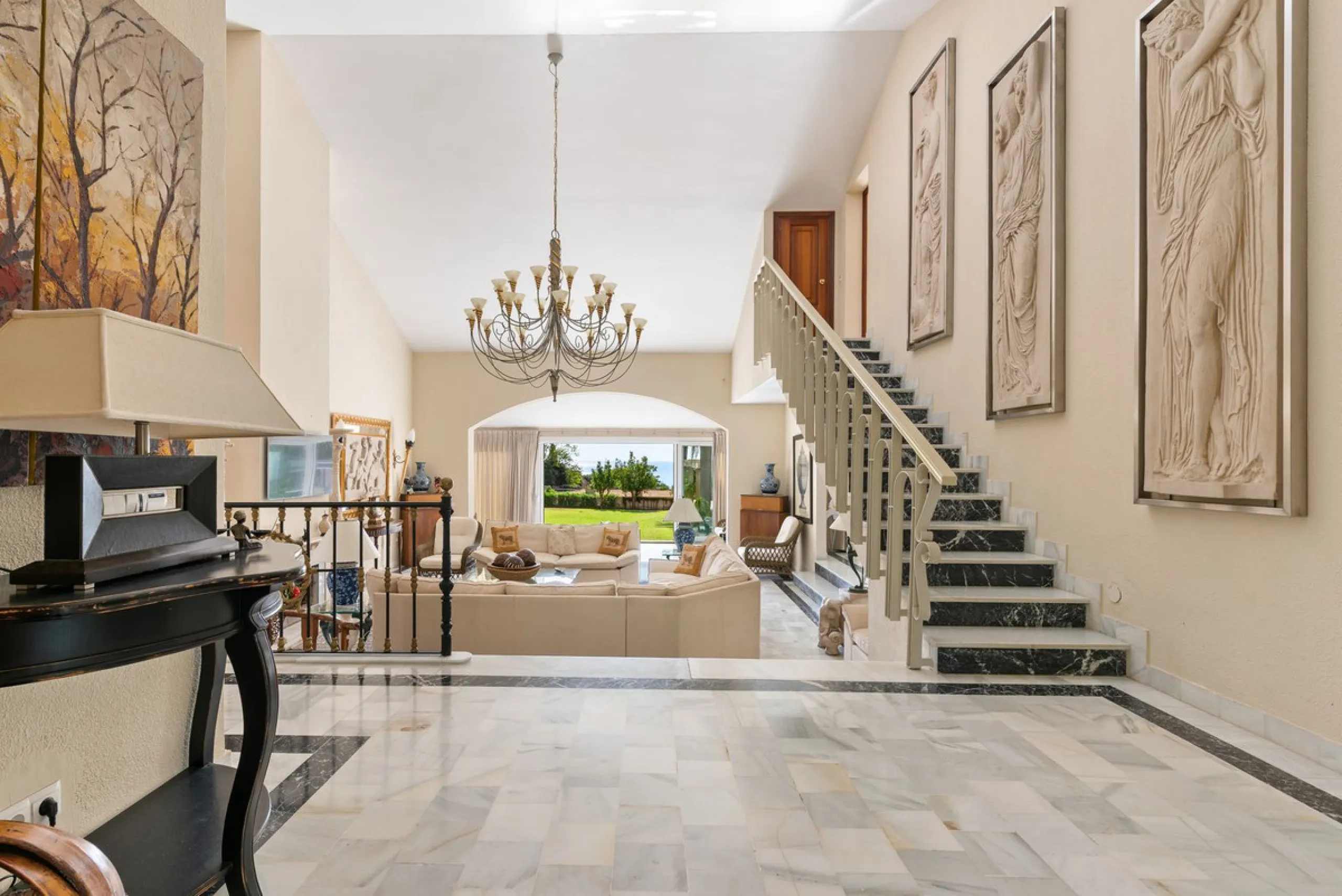 Investment Opportunity in Estepona – Villa with 8,000 m² Plot