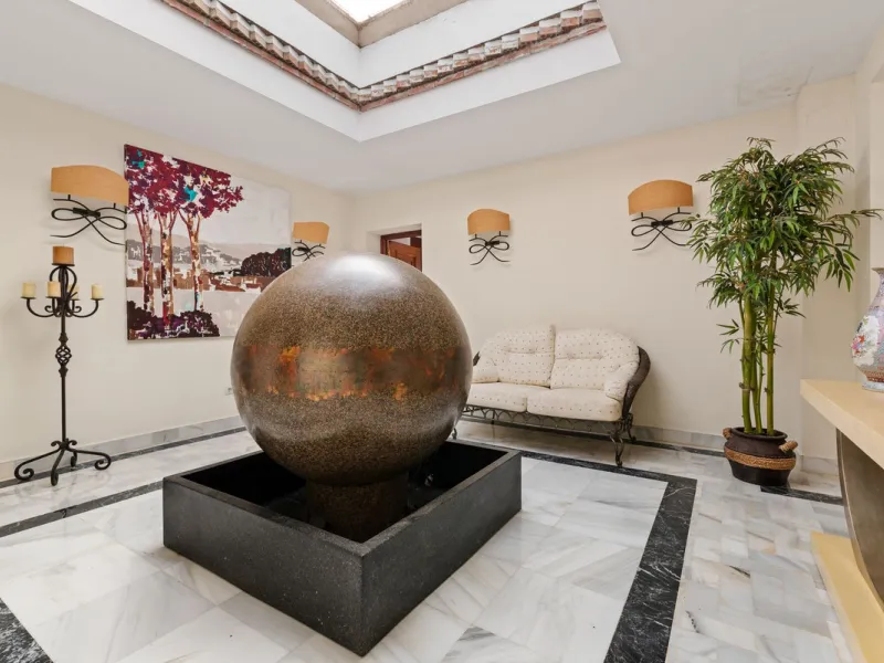 Investment Opportunity in Estepona – Villa with 8,000 m² Plot