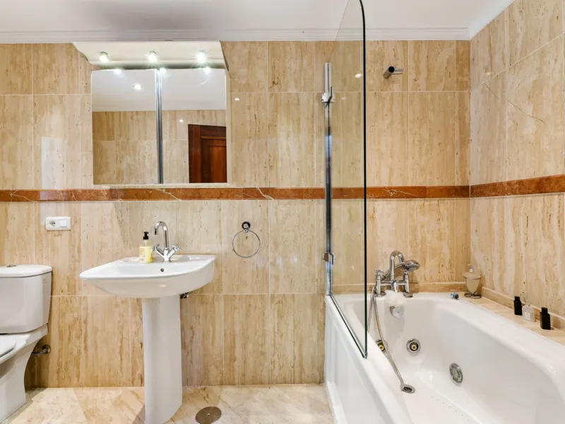 Investment Opportunity in Estepona – Villa with 8,000 m² Plot