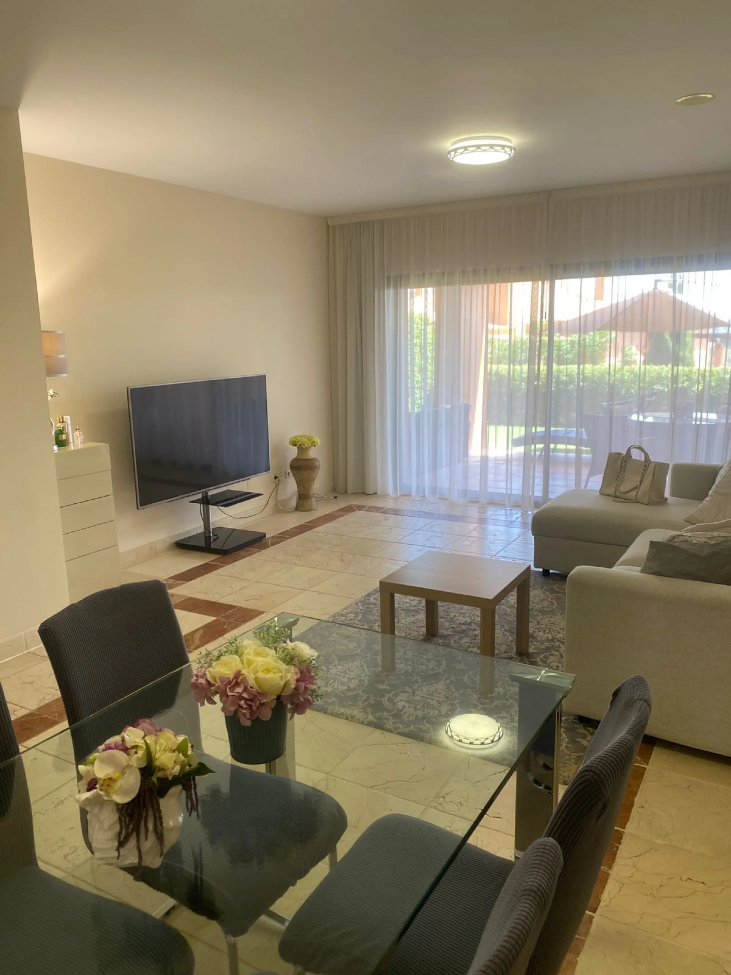 Discover the elegance and tranquility of Benatalaya, an exclusive development located on the Atalaya , Estepona. Surrounded by golf courses and nature, this prestigious gated community offers a unique lifestyle, combining security, comfort, and a privileg