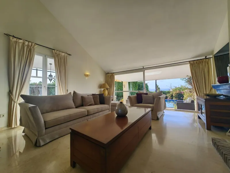 Stunning Andalusian Villa with Panoramic Sea Views – Puerto Romano, Estepona