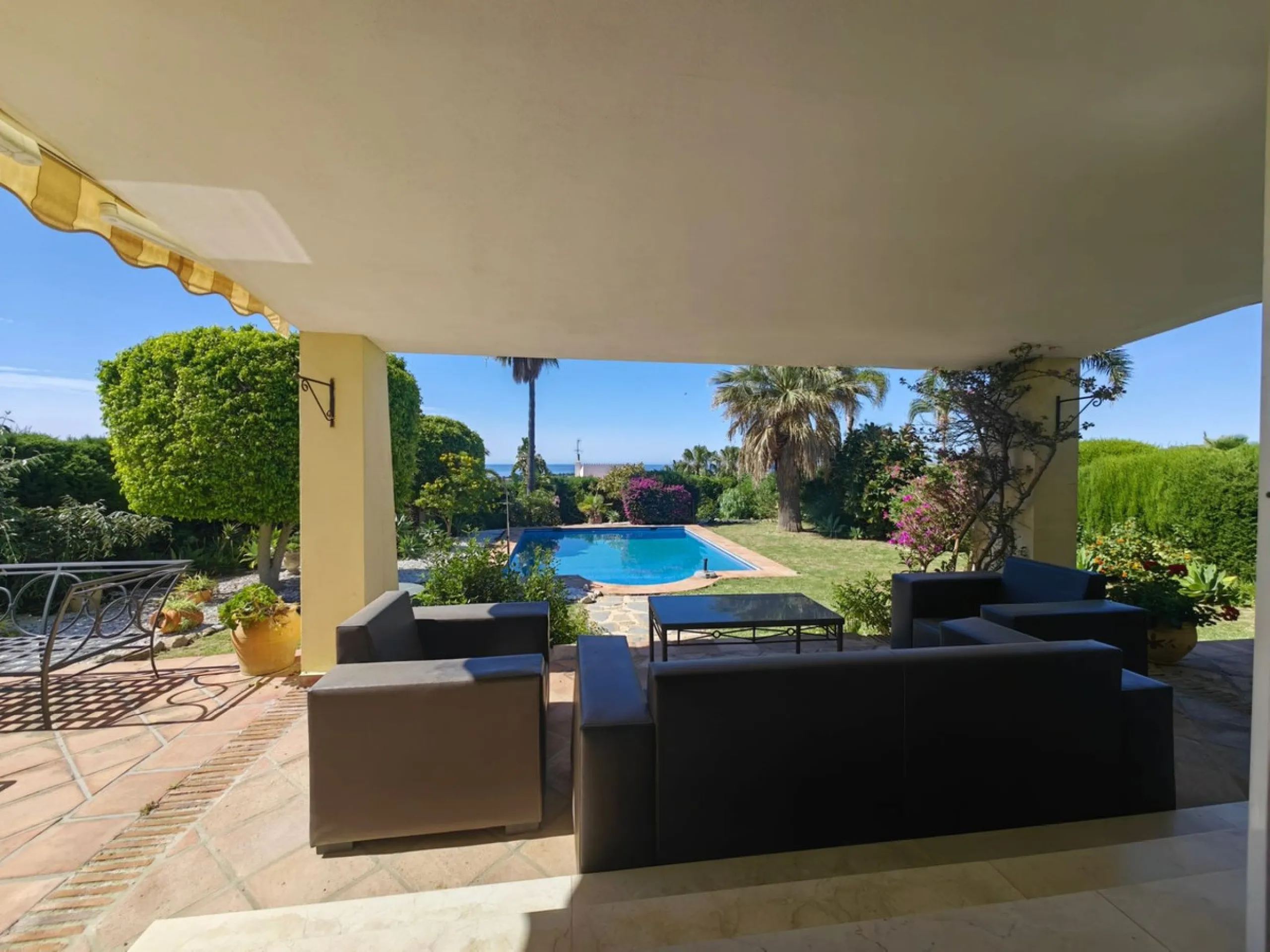 Stunning Andalusian Villa with Panoramic Sea Views – Puerto Romano, Estepona