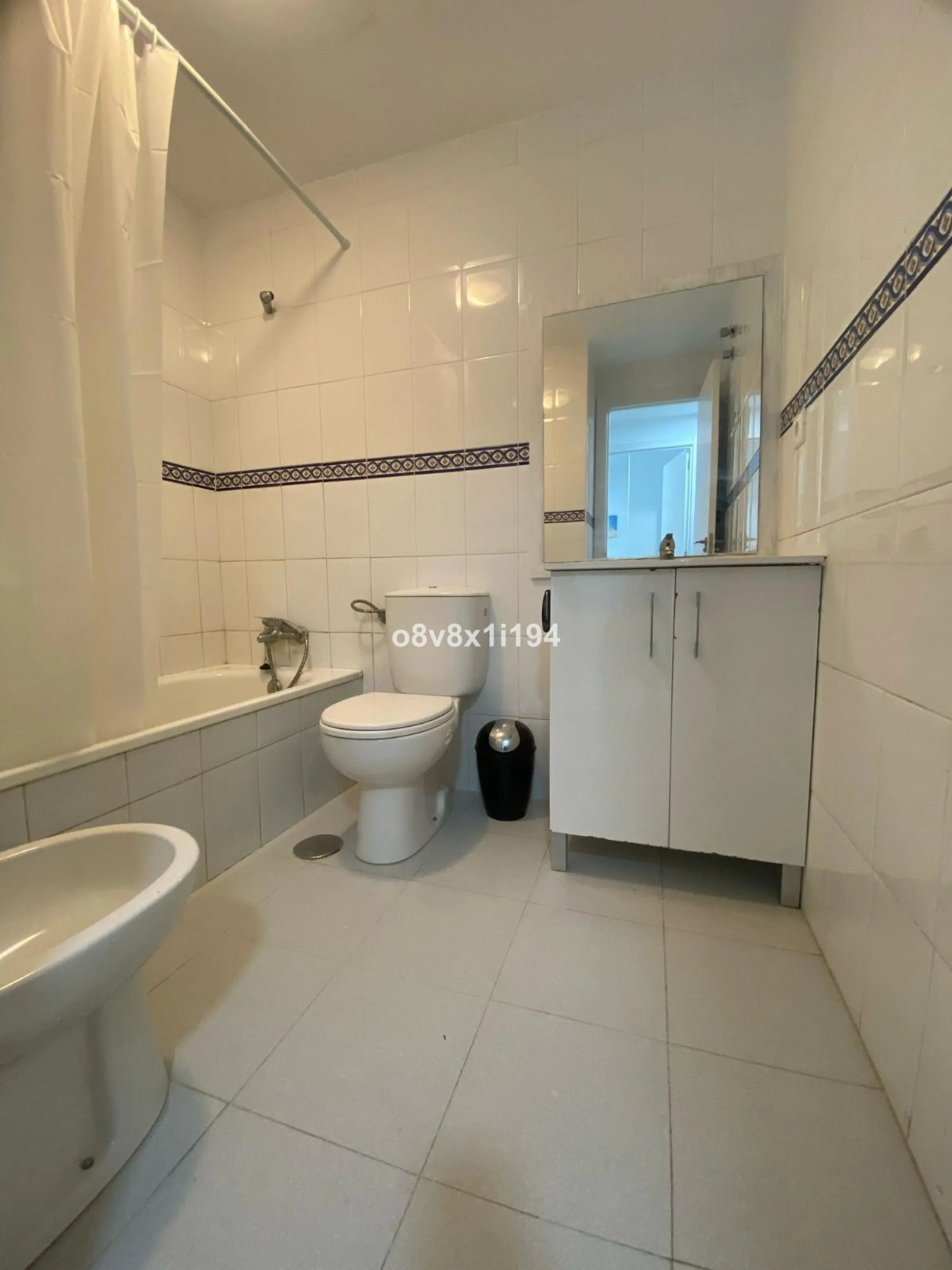 Ground floor apartment with private garden and basement in Doña Julia | 3 bedrooms + 2 parking spaces | High profitability