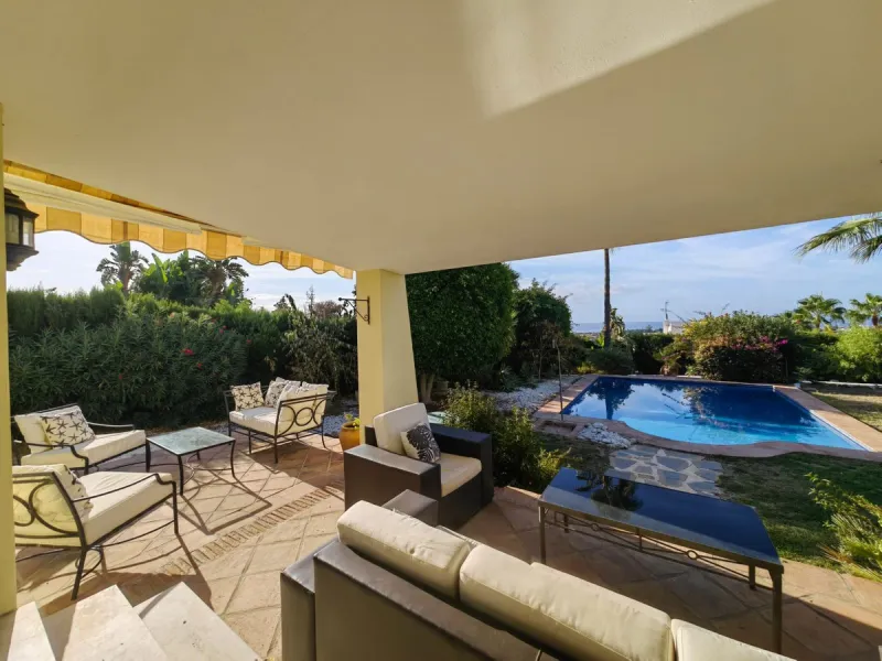 Stunning Andalusian Villa with Panoramic Sea Views – Puerto Romano, Estepona