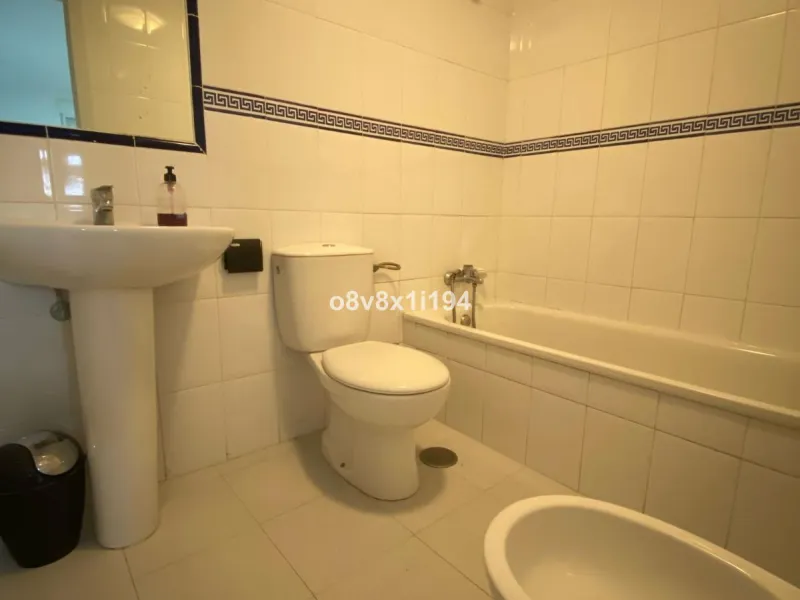 Ground floor apartment with private garden and basement in Doña Julia | 3 bedrooms + 2 parking spaces | High profitability
