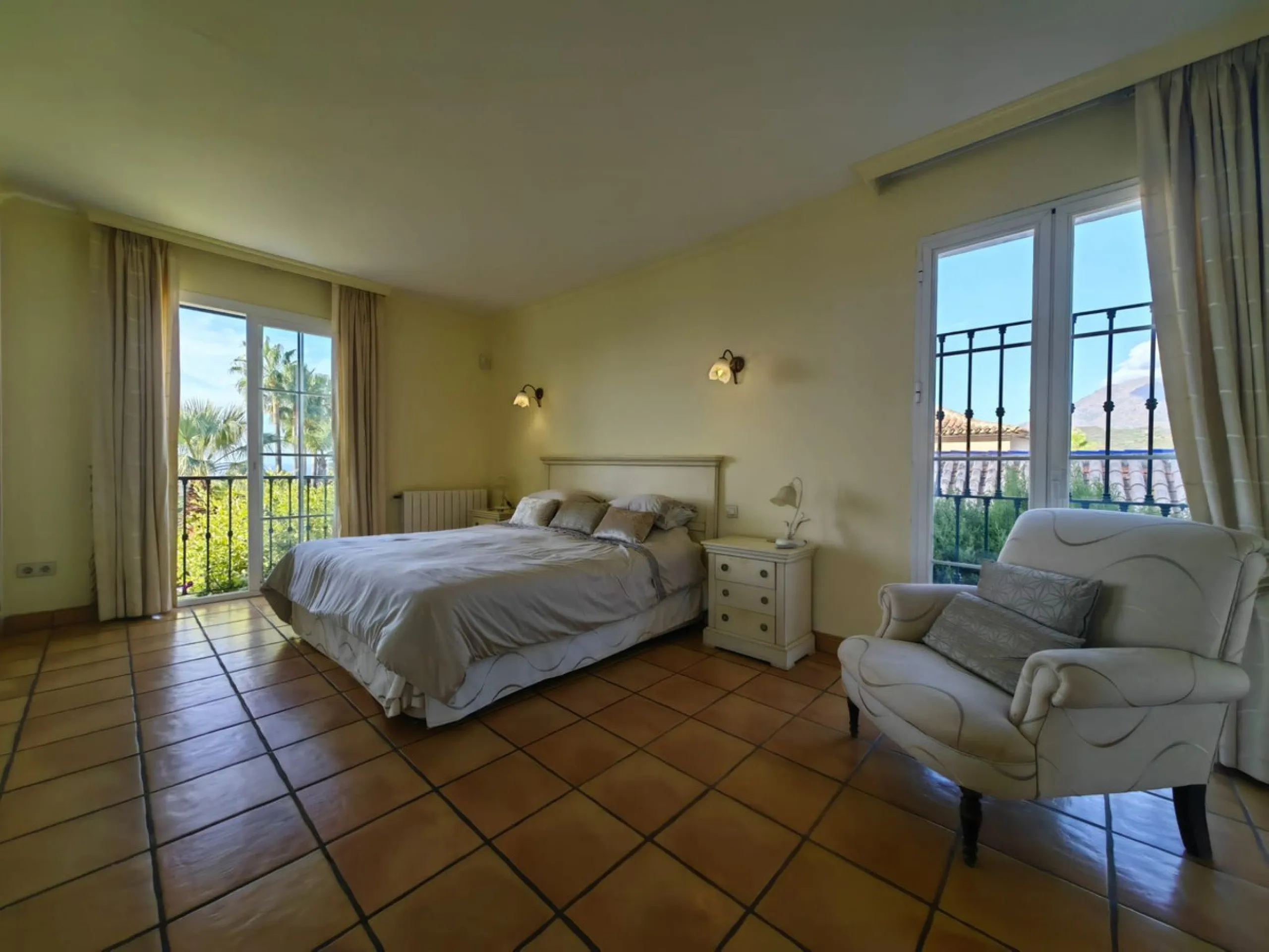 Stunning Andalusian Villa with Panoramic Sea Views – Puerto Romano, Estepona