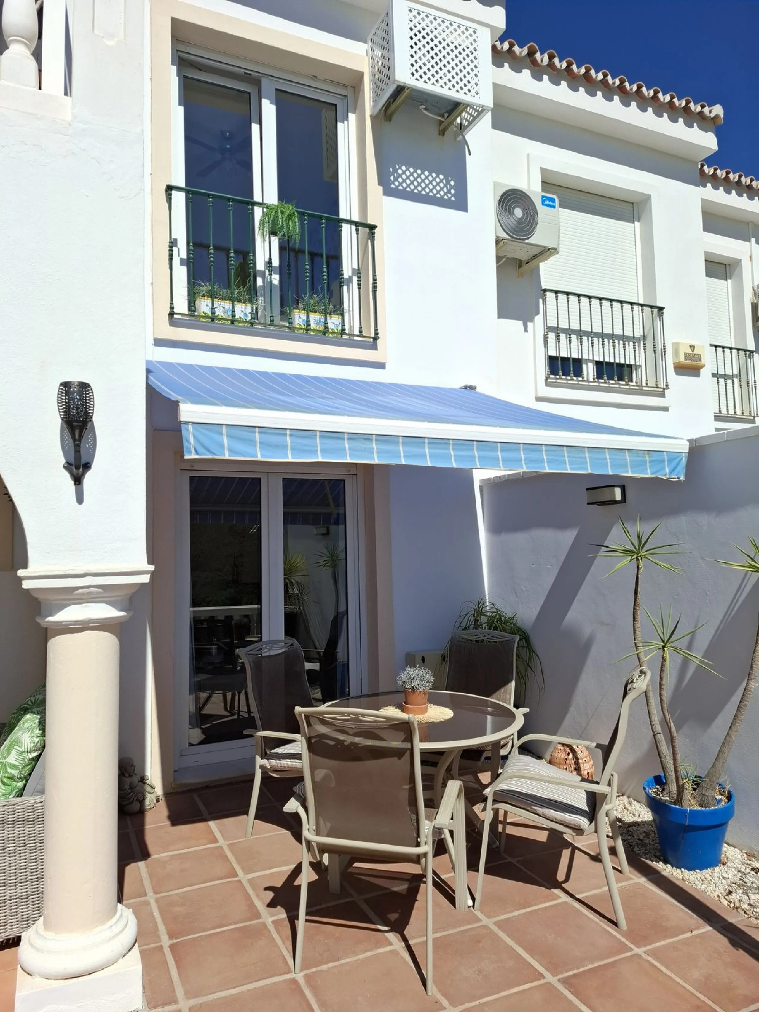 Charming 2-Bedroom Townhouse with Panoramic Views in Pueblo Valtocado, Mijas