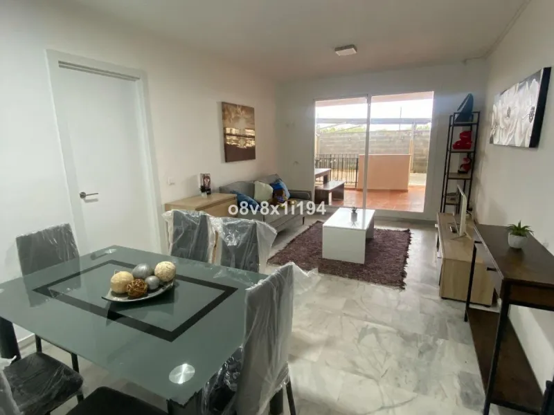 Ground floor apartment with private garden and basement in Doña Julia | 3 bedrooms + 2 parking spaces | High profitability