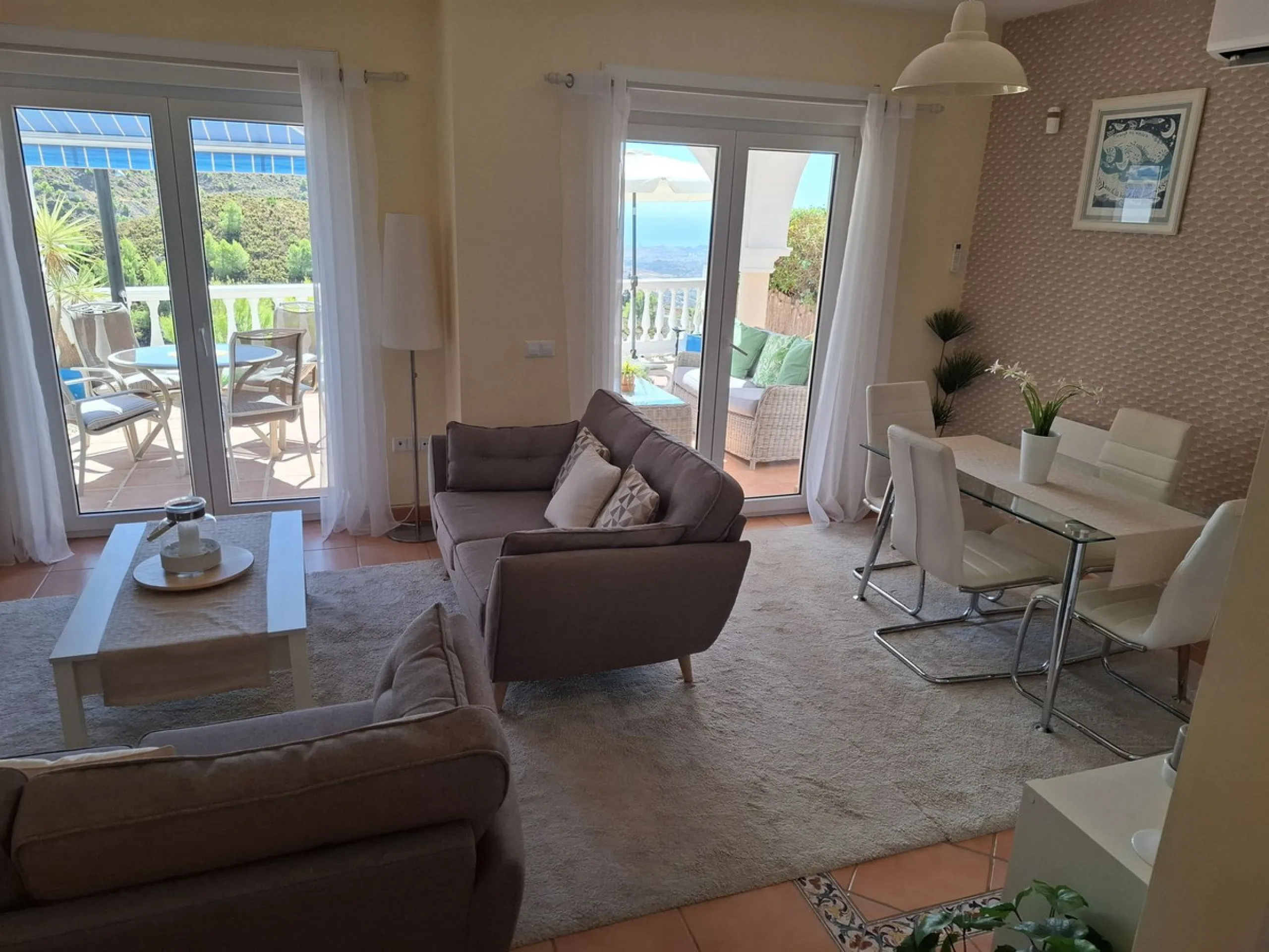 Charming 2-Bedroom Townhouse with Panoramic Views in Pueblo Valtocado, Mijas