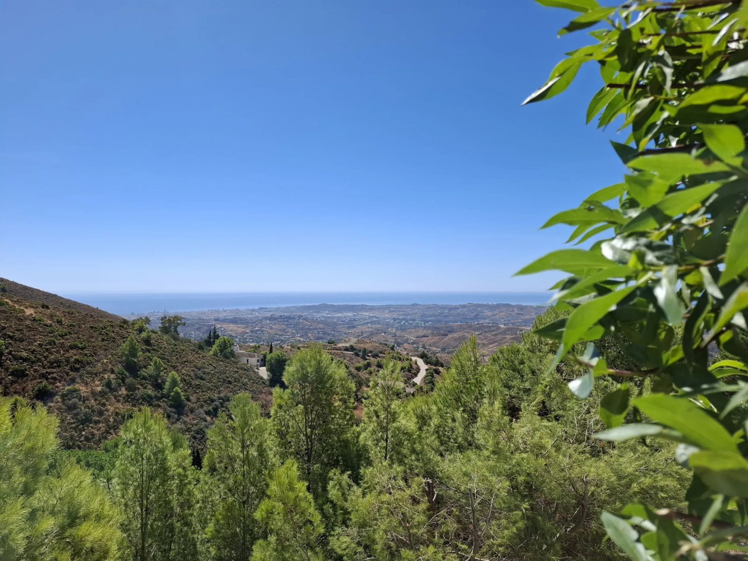 Charming 2-Bedroom Townhouse with Panoramic Views in Pueblo Valtocado, Mijas