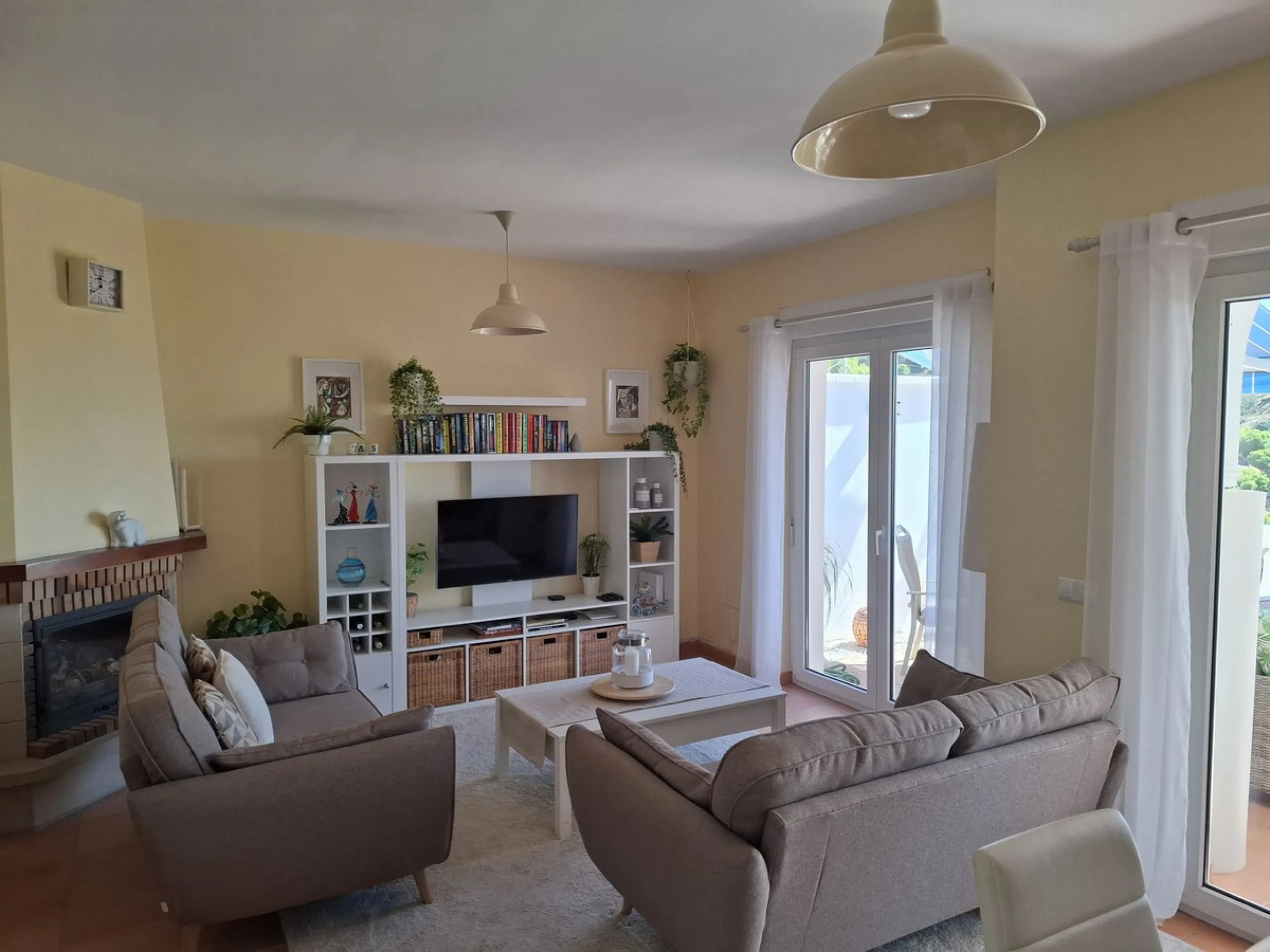 Charming 2-Bedroom Townhouse with Panoramic Views in Pueblo Valtocado, Mijas