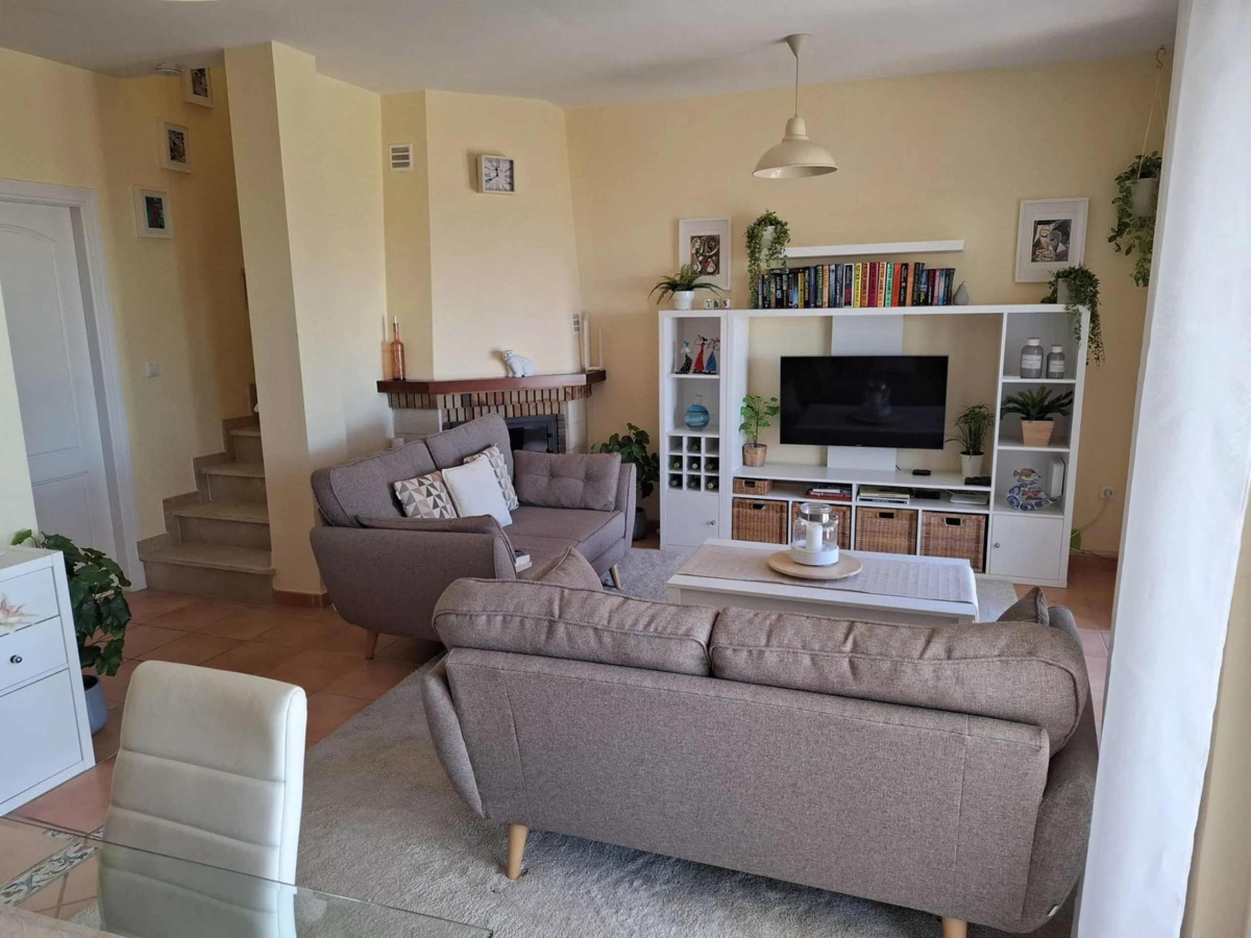 Charming 2-Bedroom Townhouse with Panoramic Views in Pueblo Valtocado, Mijas