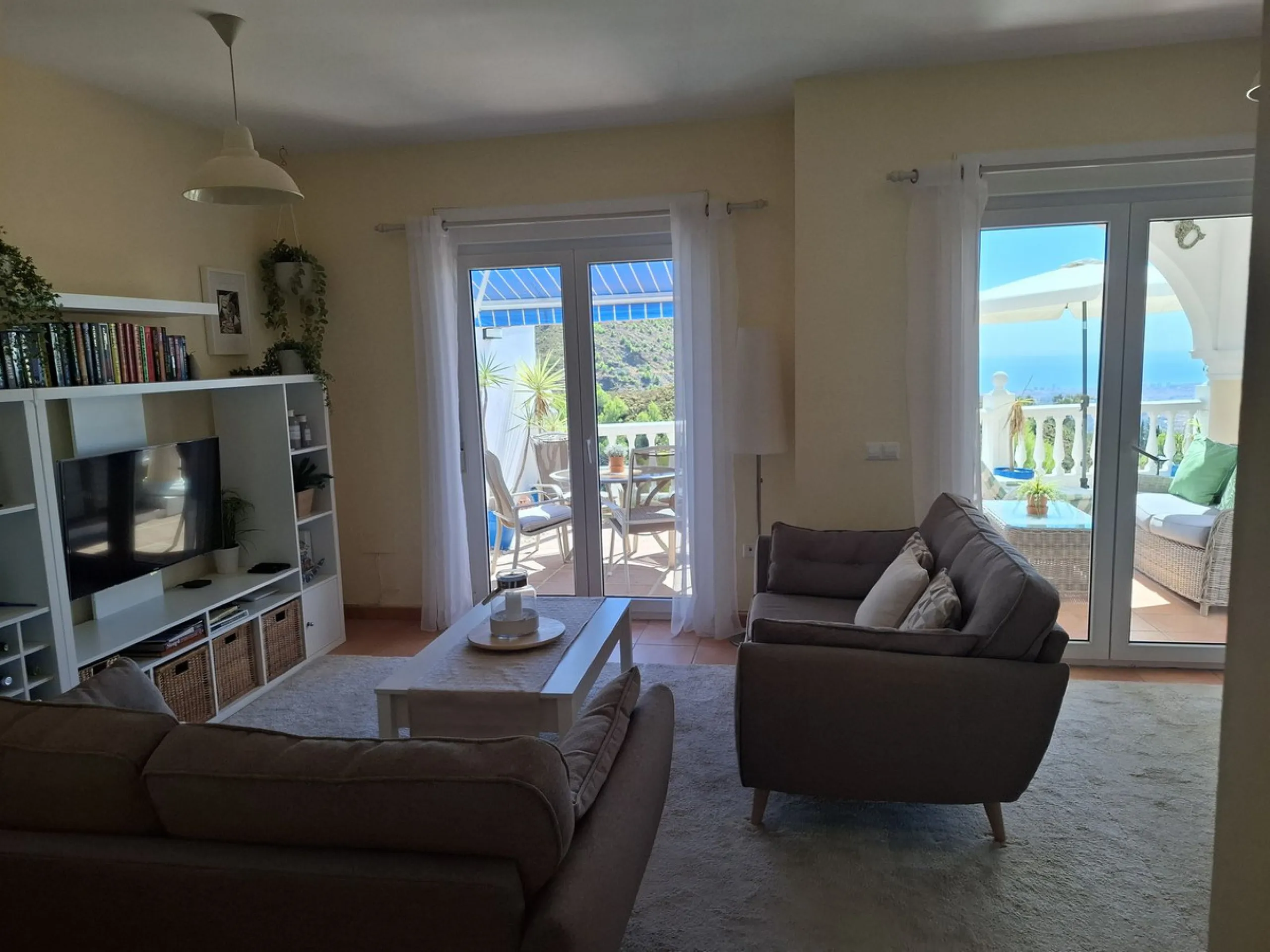 Charming 2-Bedroom Townhouse with Panoramic Views in Pueblo Valtocado, Mijas