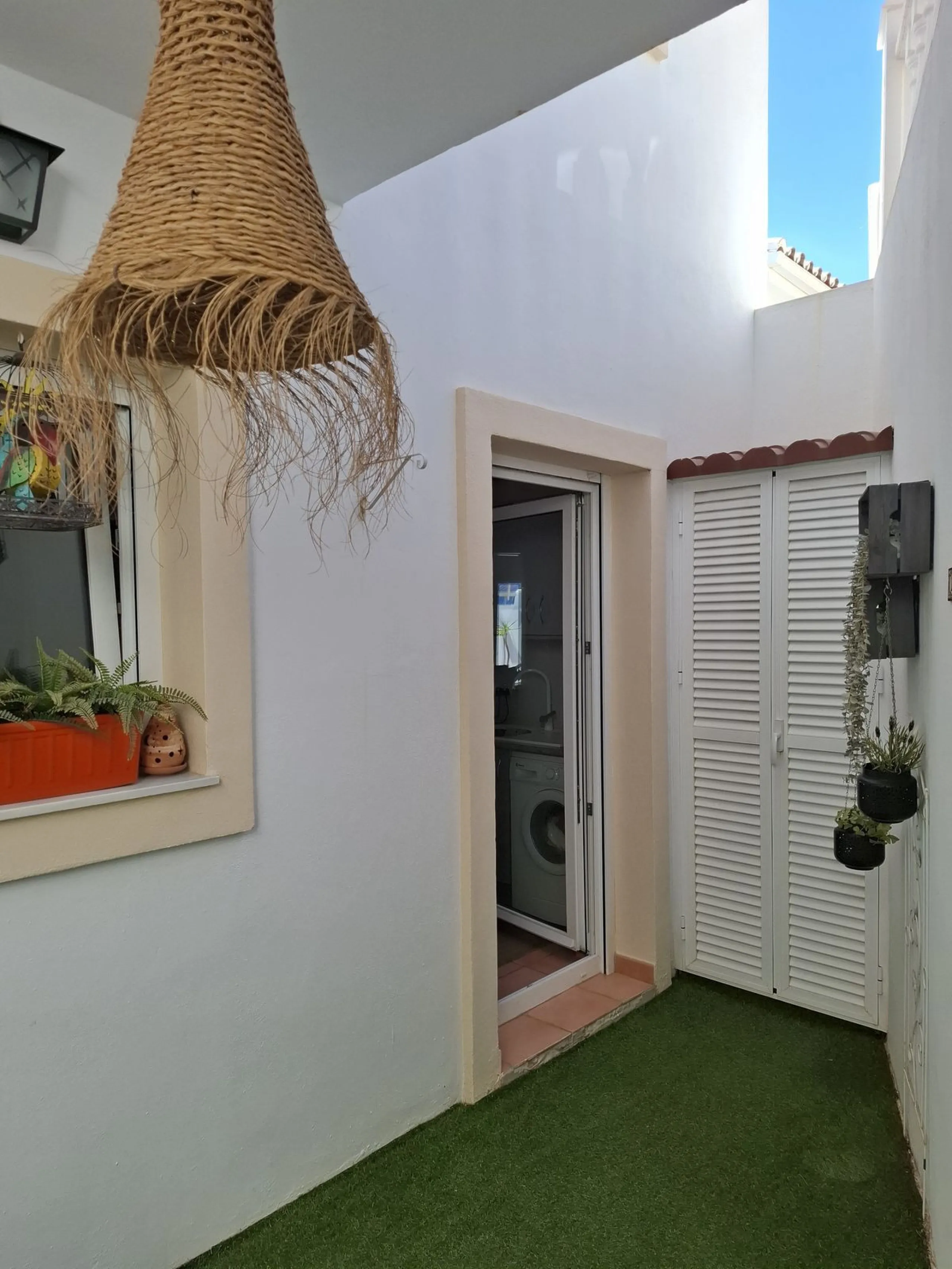 Charming 2-Bedroom Townhouse with Panoramic Views in Pueblo Valtocado, Mijas