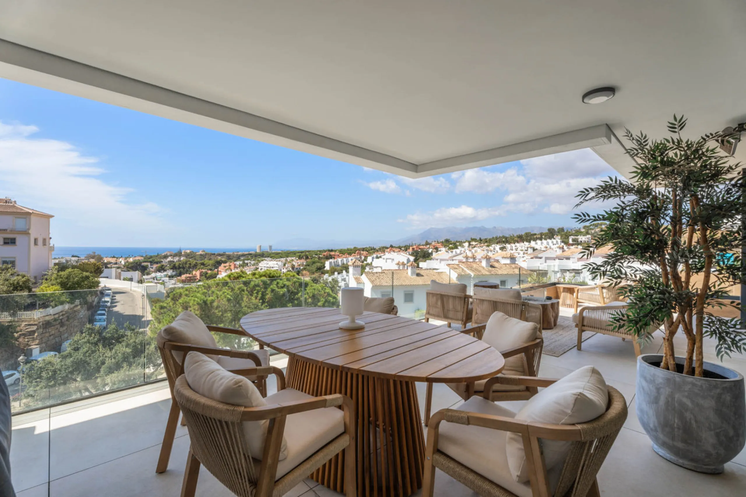 Apartment - Penthouse Duplex в продаже в Marbella, Málaga. В доме 3 спален и 3 ванных комнат. Площадь дома 173 м²
