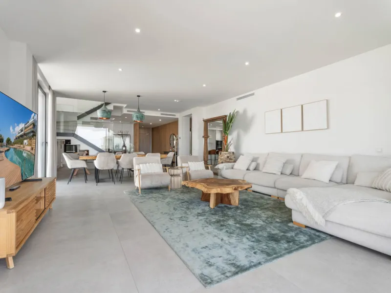 Apartment - Penthouse Duplex в продаже в Marbella, Málaga. В доме 3 спален и 3 ванных комнат. Площадь дома 173 м²
