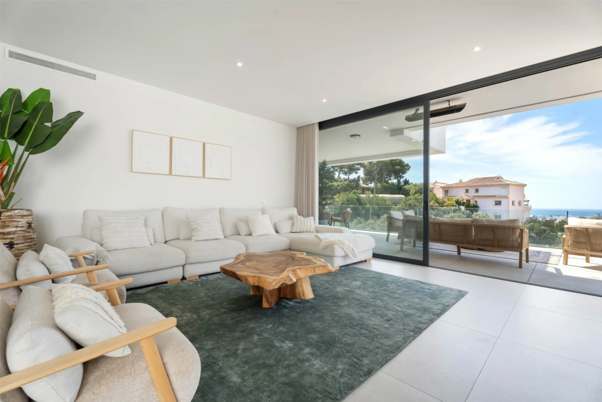 Apartment - Penthouse Duplex в продаже в Marbella, Málaga. В доме 3 спален и 3 ванных комнат. Площадь дома 173 м²