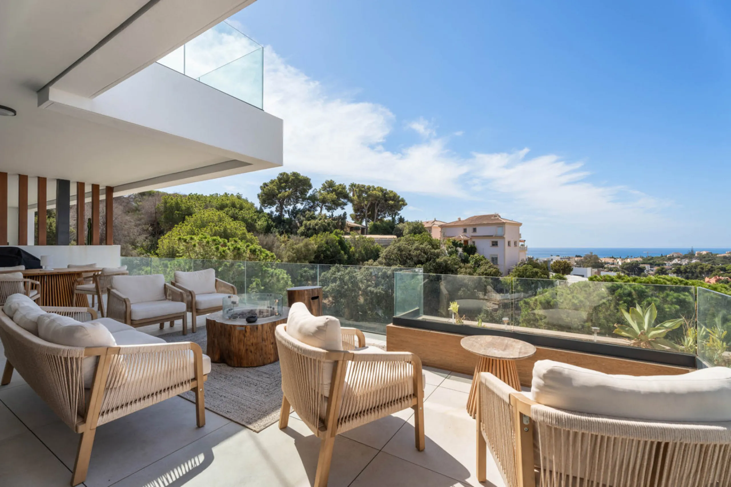 Apartment - Penthouse Duplex в продаже в Marbella, Málaga. В доме 3 спален и 3 ванных комнат. Площадь дома 173 м²