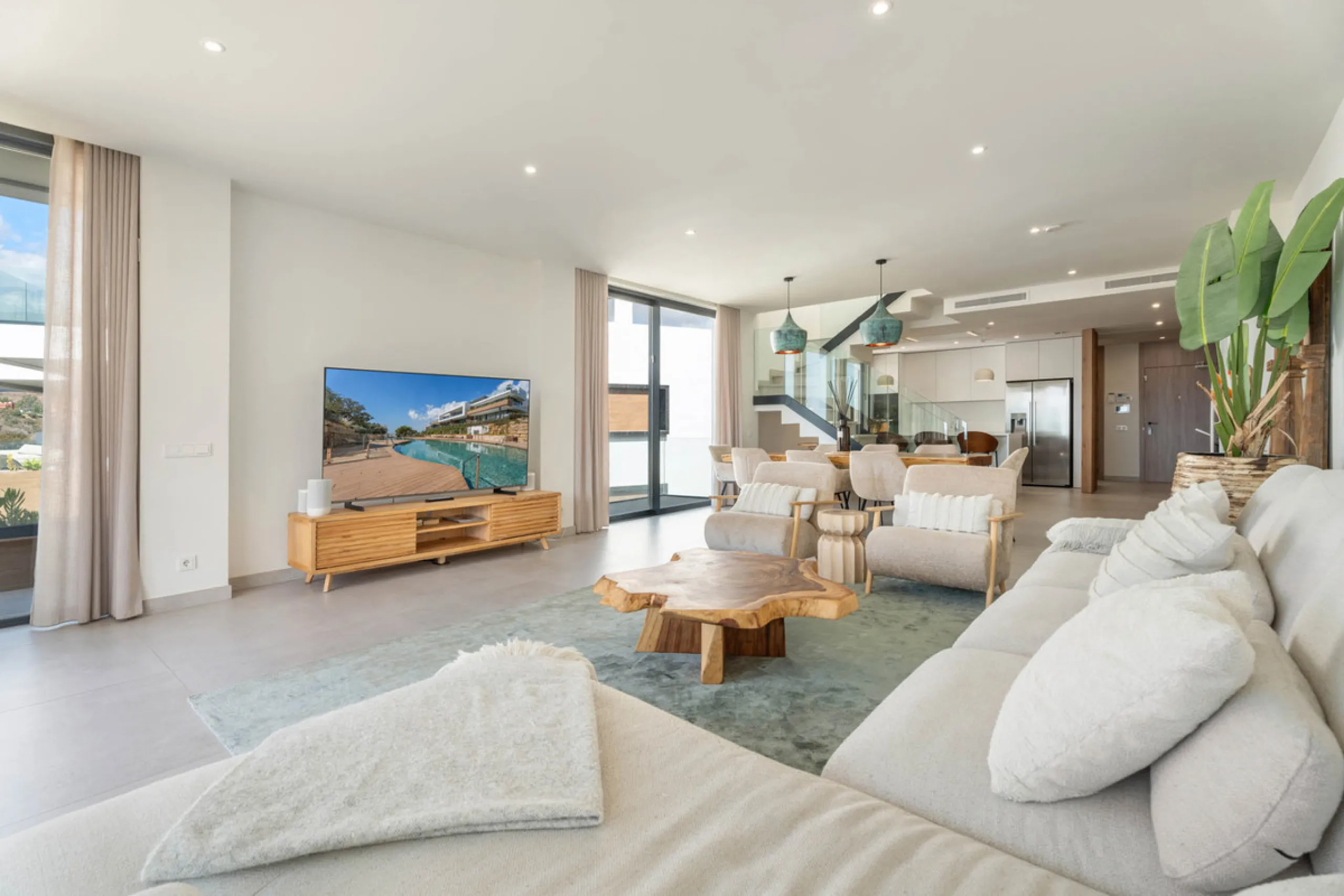 Apartment - Penthouse Duplex в продаже в Marbella, Málaga. В доме 3 спален и 3 ванных комнат. Площадь дома 173 м²
