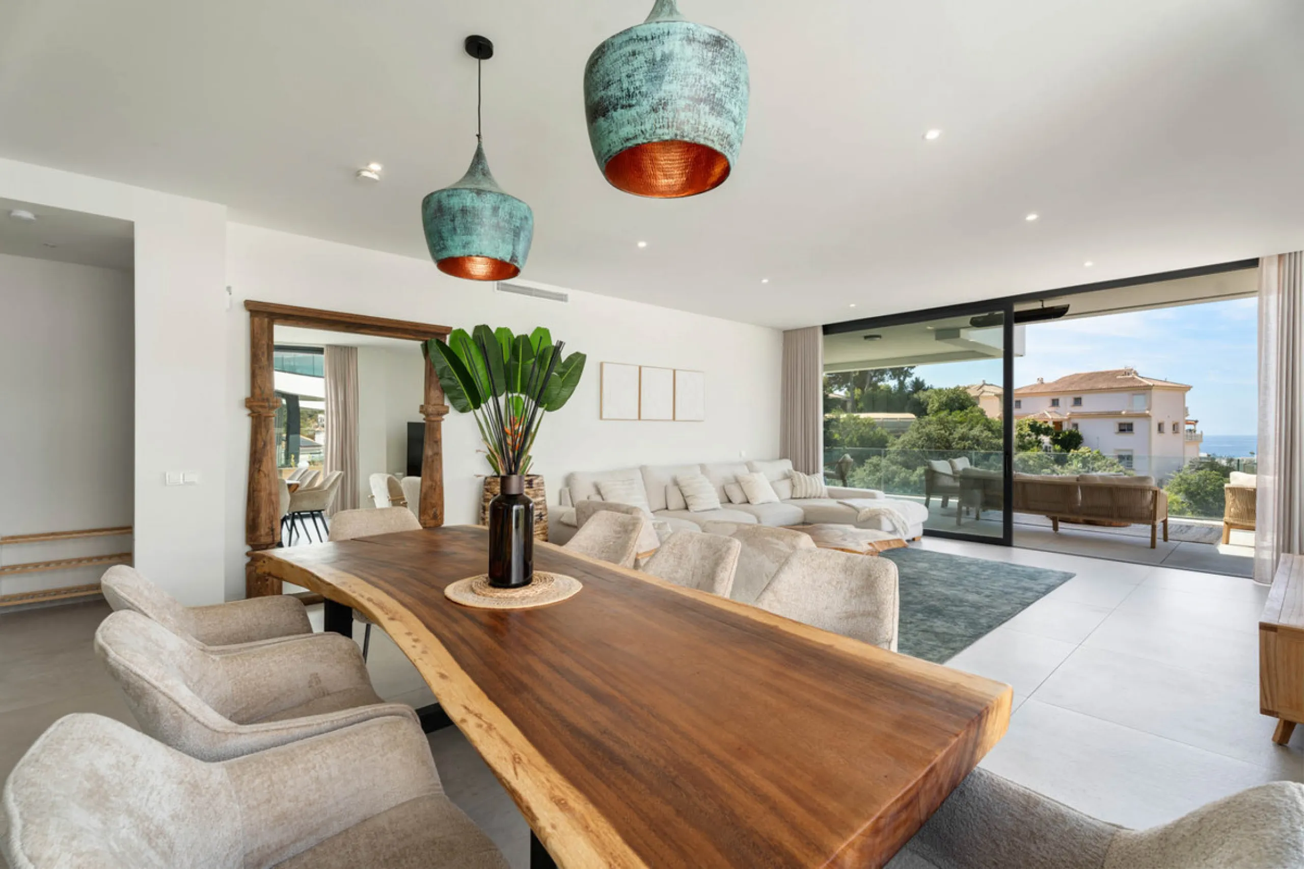 Apartment - Penthouse Duplex в продаже в Marbella, Málaga. В доме 3 спален и 3 ванных комнат. Площадь дома 173 м²