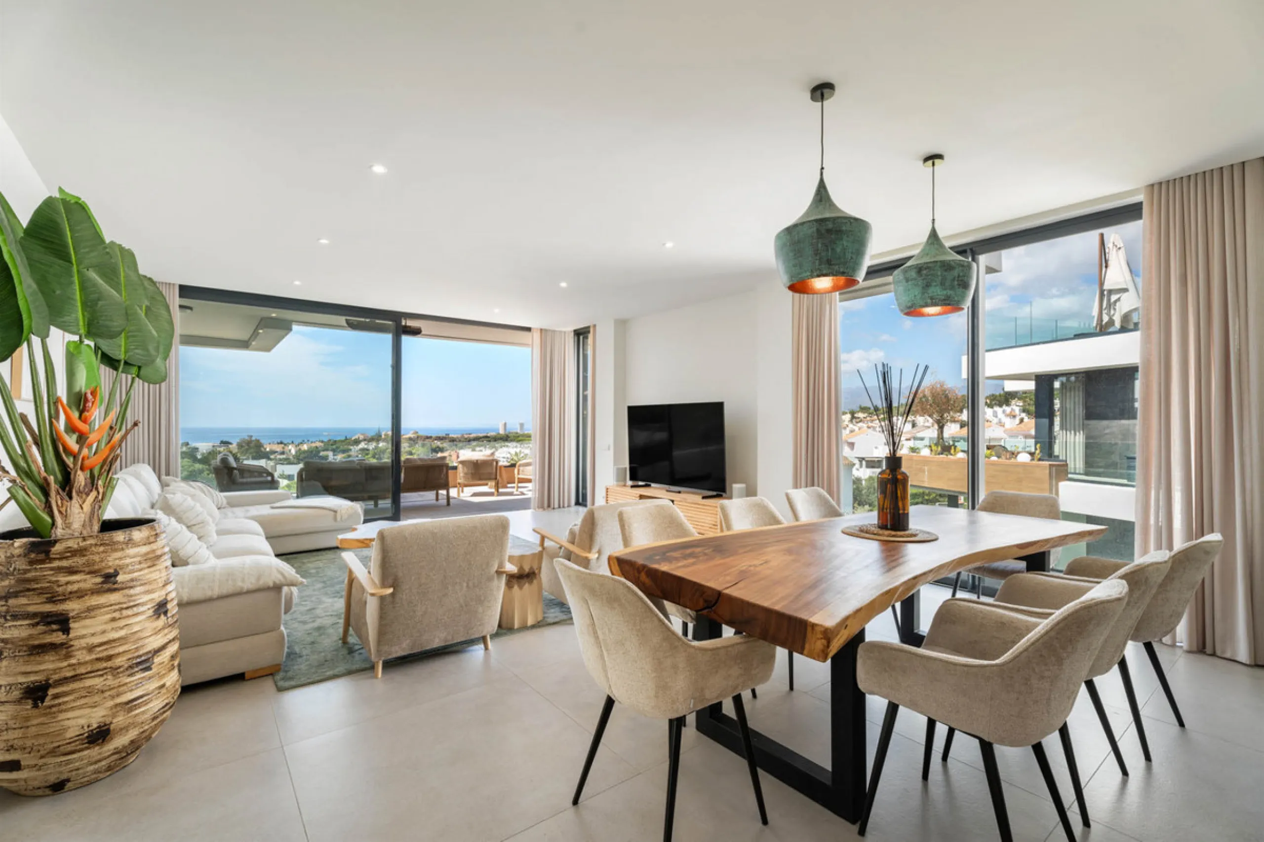Apartment - Penthouse Duplex в продаже в Marbella, Málaga. В доме 3 спален и 3 ванных комнат. Площадь дома 173 м²