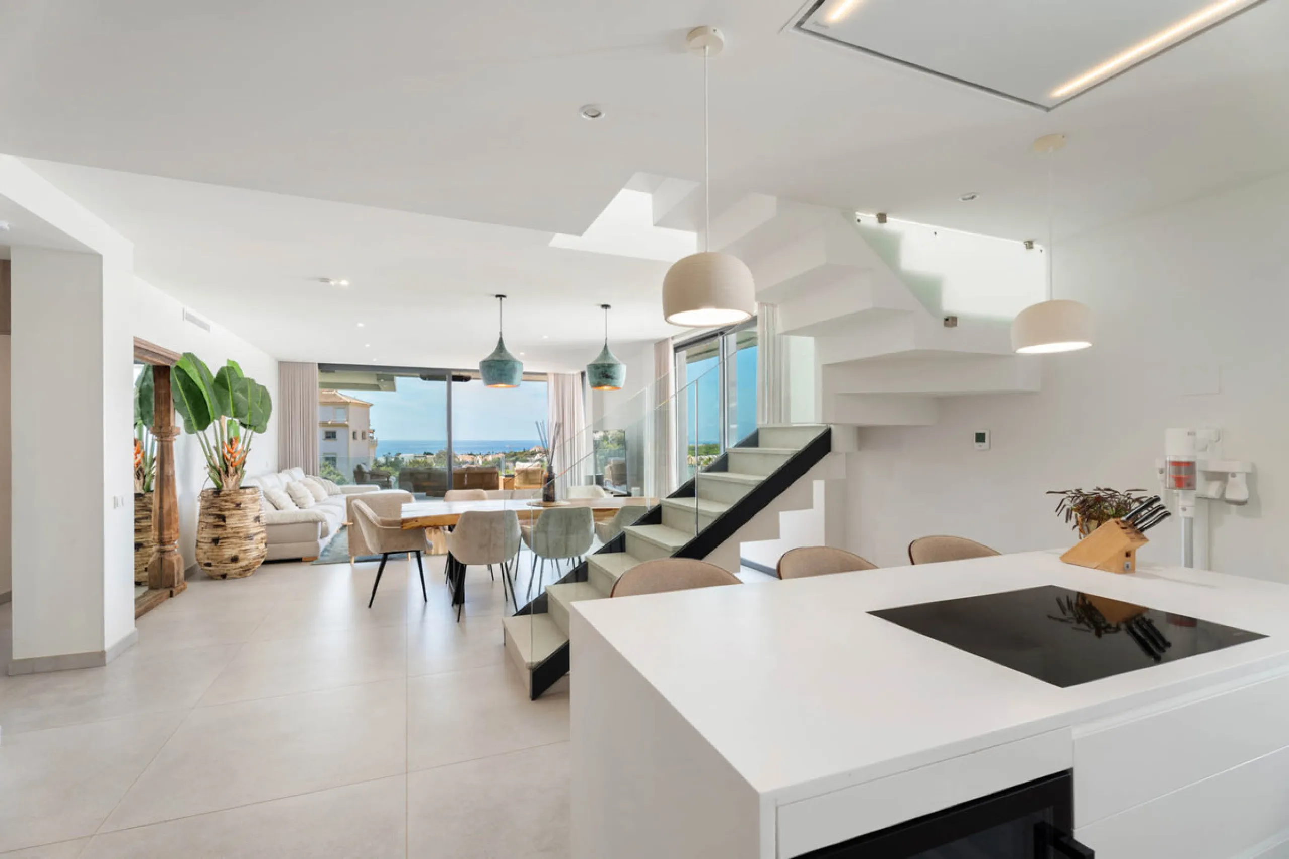 Apartment - Penthouse Duplex в продаже в Marbella, Málaga. В доме 3 спален и 3 ванных комнат. Площадь дома 173 м²