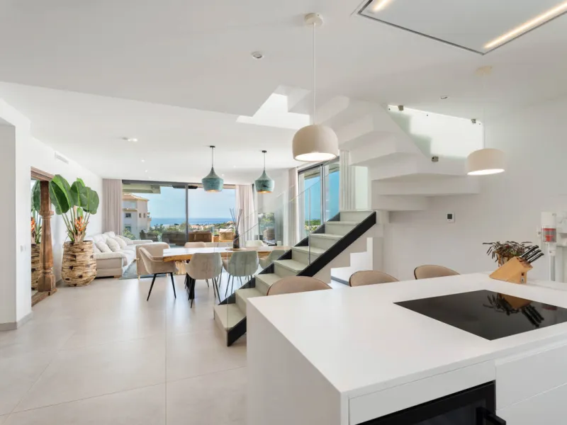 Apartment - Penthouse Duplex в продаже в Marbella, Málaga. В доме 3 спален и 3 ванных комнат. Площадь дома 173 м²