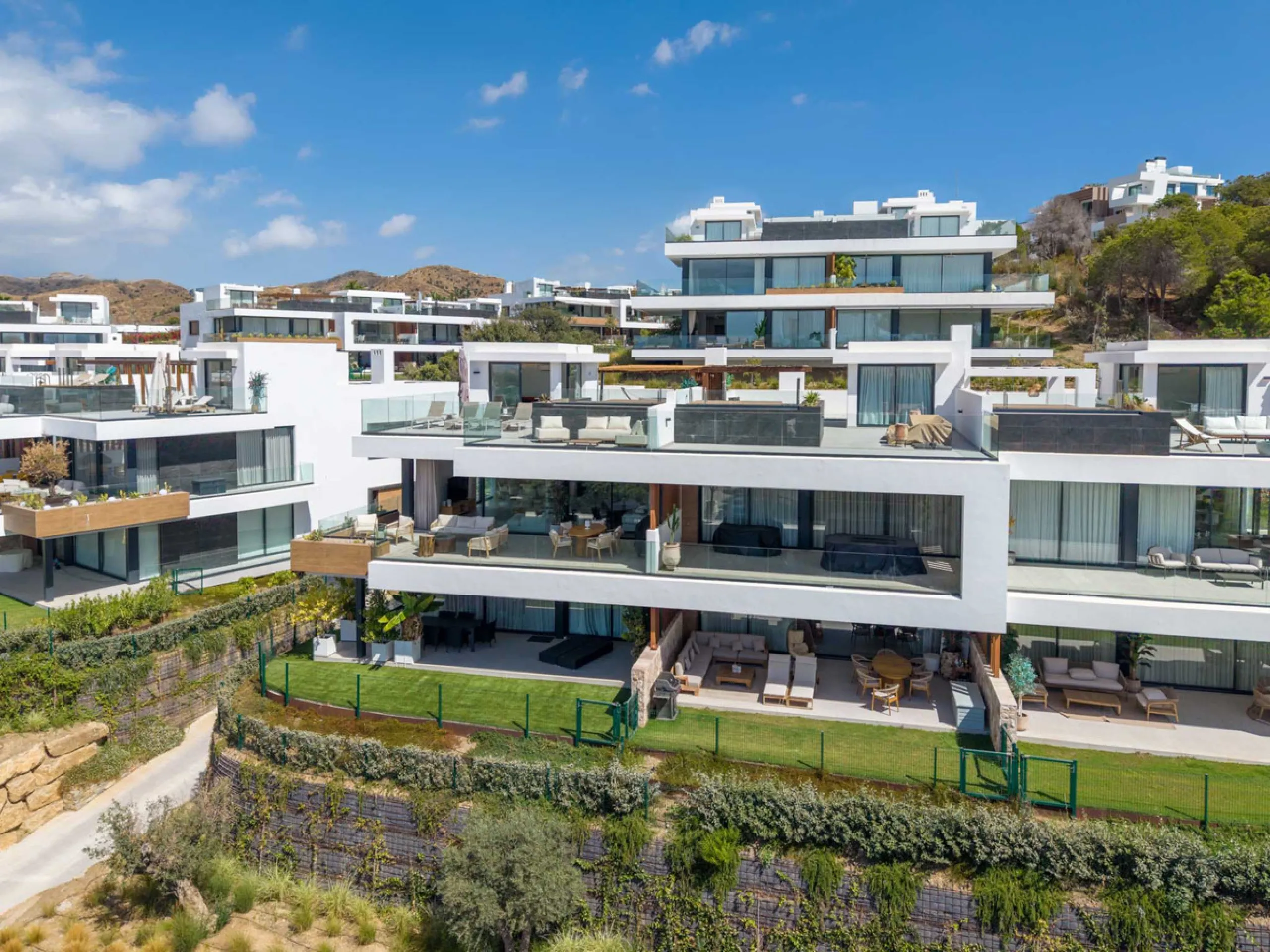 Apartment - Penthouse Duplex в продаже в Marbella, Málaga. В доме 3 спален и 3 ванных комнат. Площадь дома 173 м²