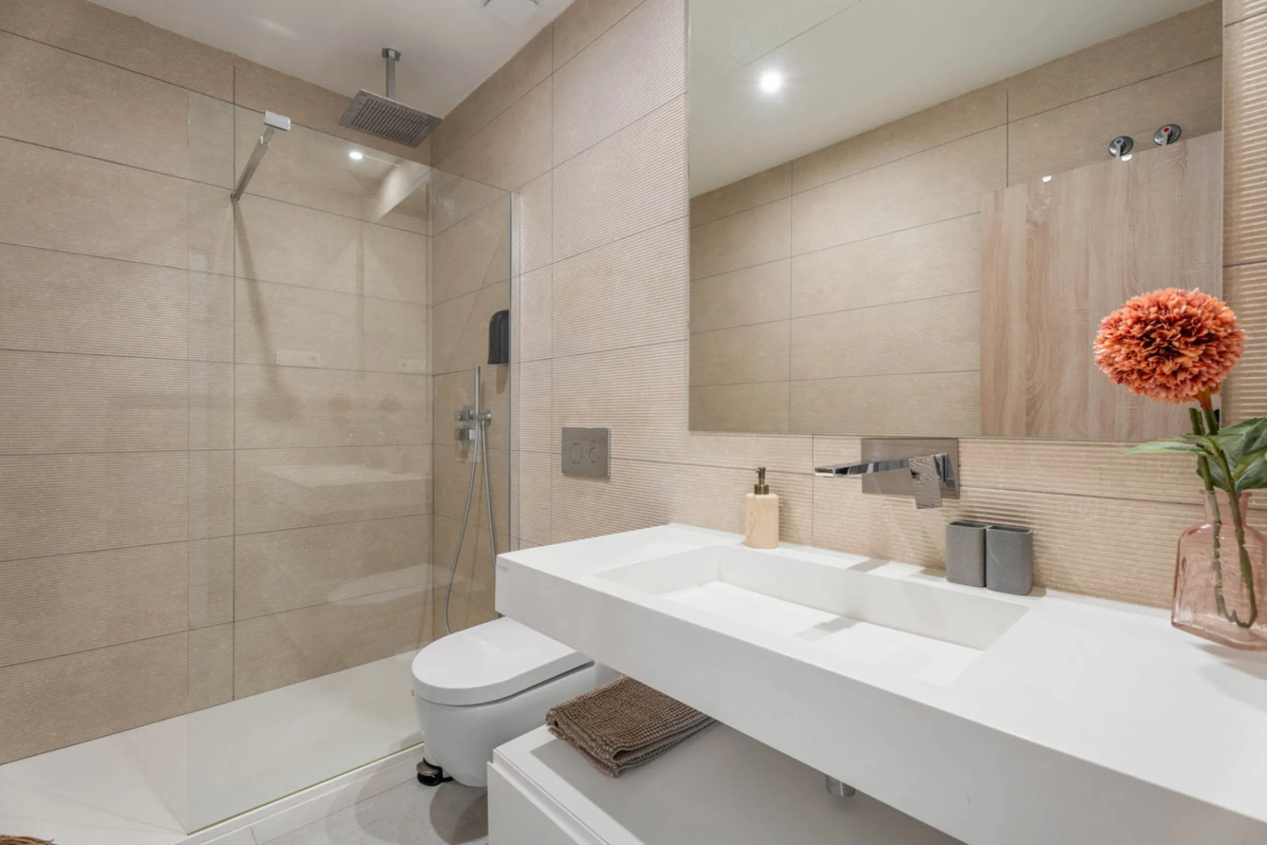 Apartment - Penthouse Duplex в продаже в Marbella, Málaga. В доме 3 спален и 3 ванных комнат. Площадь дома 173 м²
