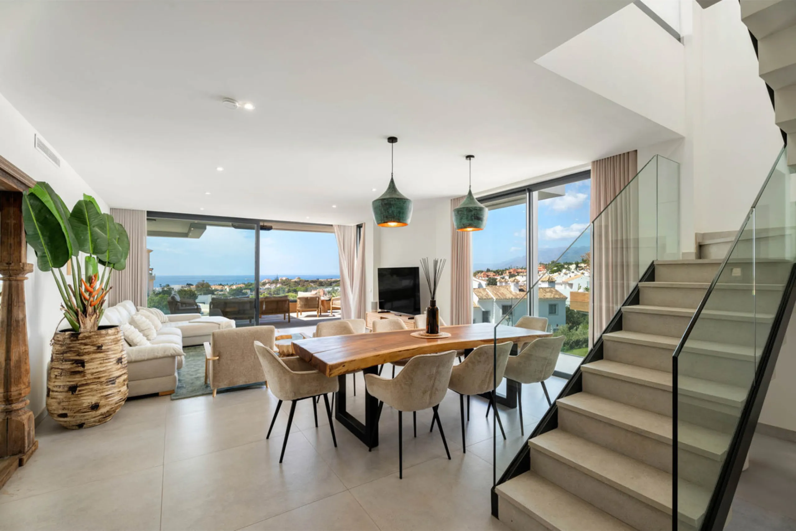 Apartment - Penthouse Duplex в продаже в Marbella, Málaga. В доме 3 спален и 3 ванных комнат. Площадь дома 173 м²