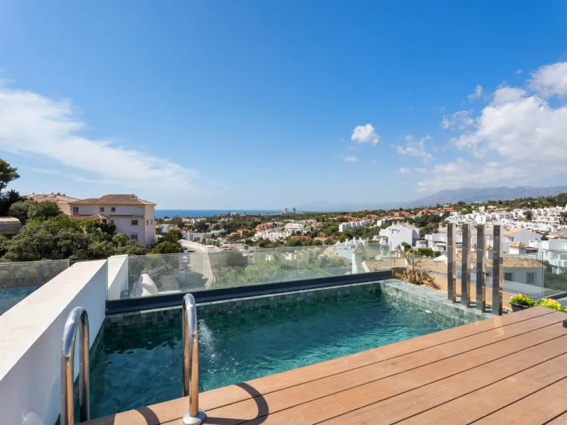 Apartment - Penthouse Duplex в продаже в Marbella, Málaga. В доме 3 спален и 3 ванных комнат. Площадь дома 173 м²