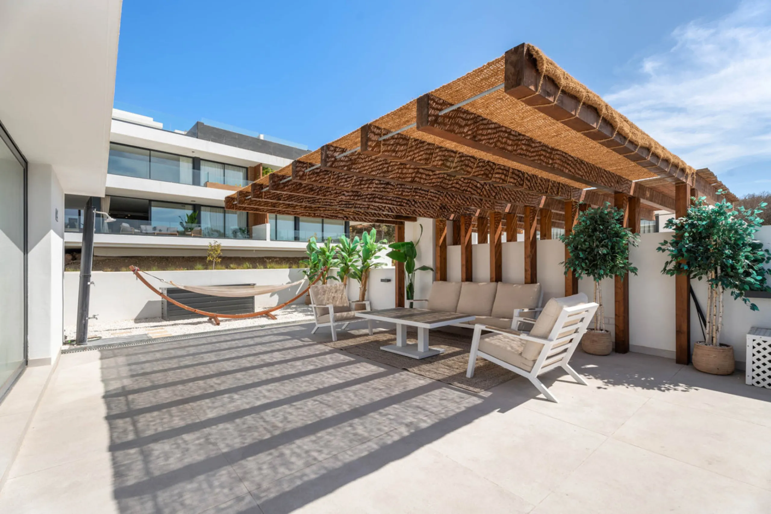 Apartment - Penthouse Duplex в продаже в Marbella, Málaga. В доме 3 спален и 3 ванных комнат. Площадь дома 173 м²