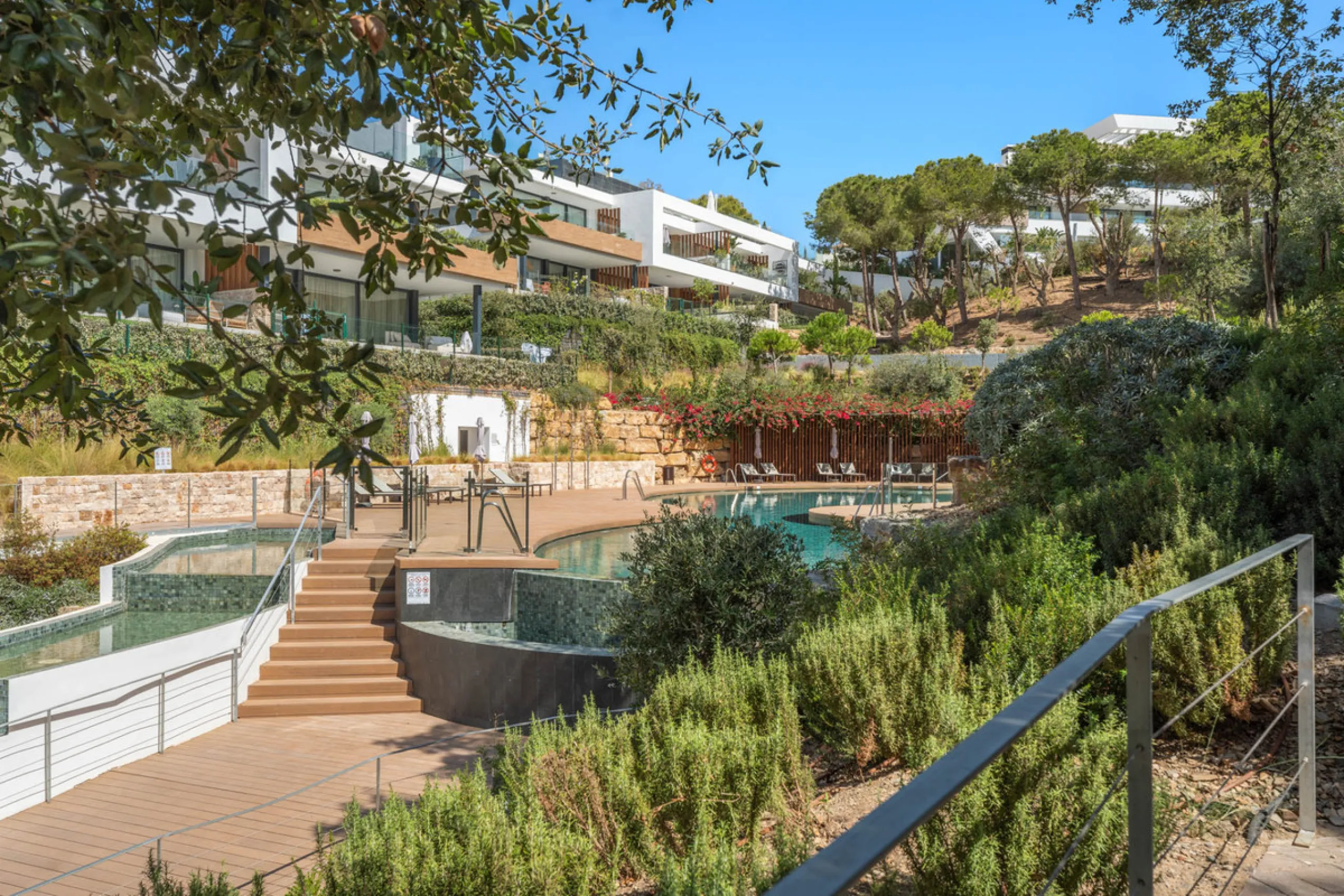 Apartment - Penthouse Duplex в продаже в Marbella, Málaga. В доме 3 спален и 3 ванных комнат. Площадь дома 173 м²