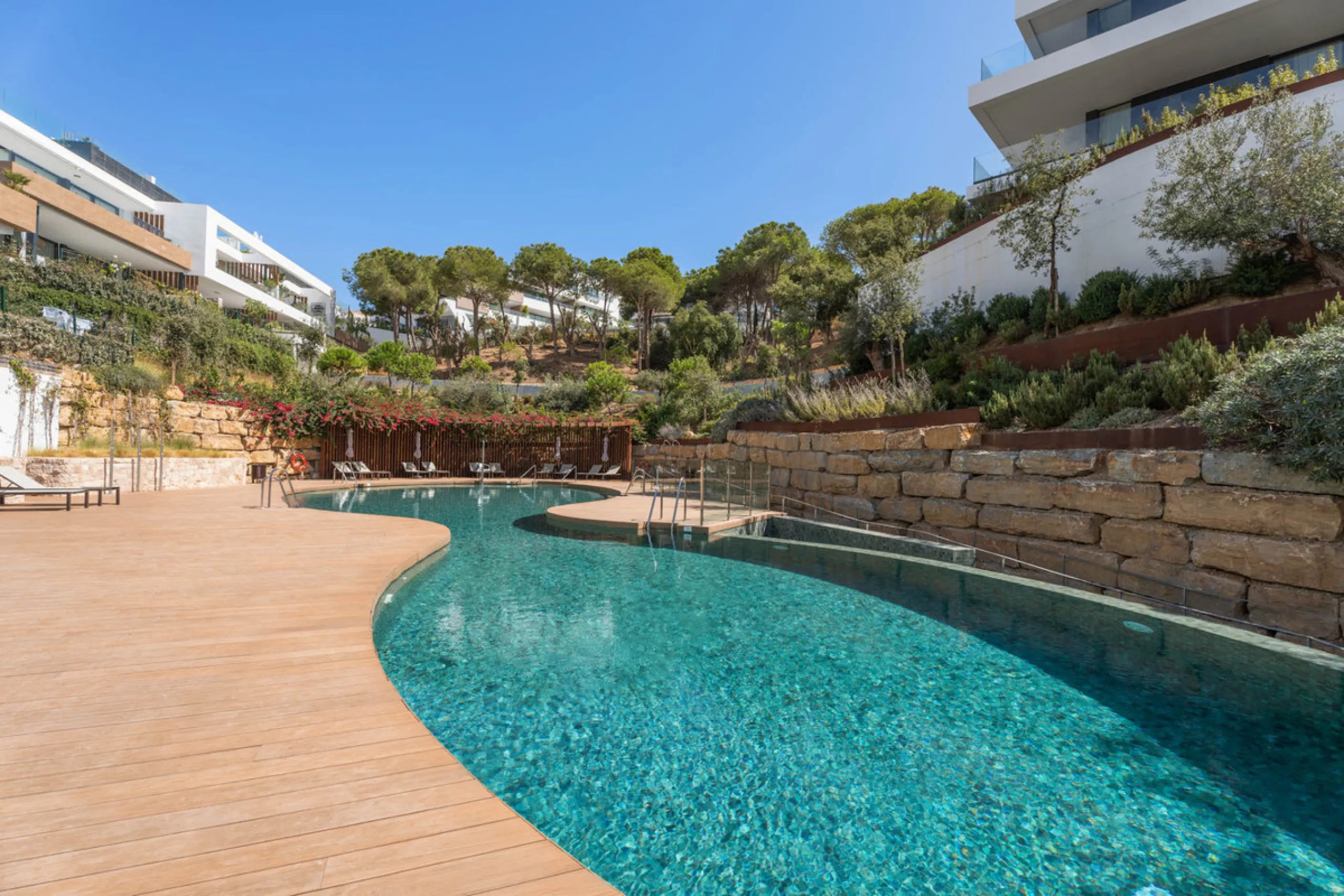 Apartment - Penthouse Duplex в продаже в Marbella, Málaga. В доме 3 спален и 3 ванных комнат. Площадь дома 173 м²